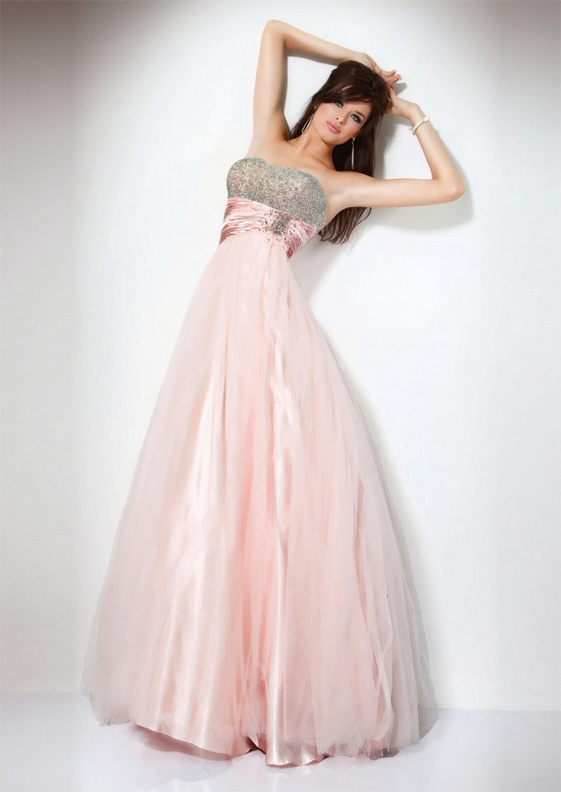 50 Gorgeous Prom Dresses You Need to See 42