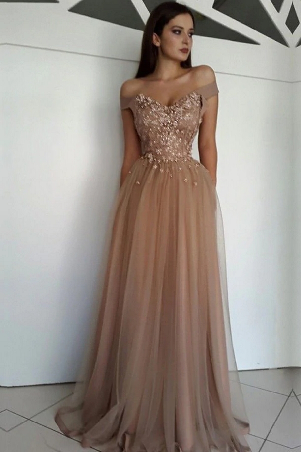 50 Gorgeous Prom Dresses You Need to See 47