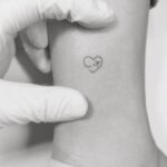 60 Adorable Simple Small heart Tattoo Ideas for Women 09