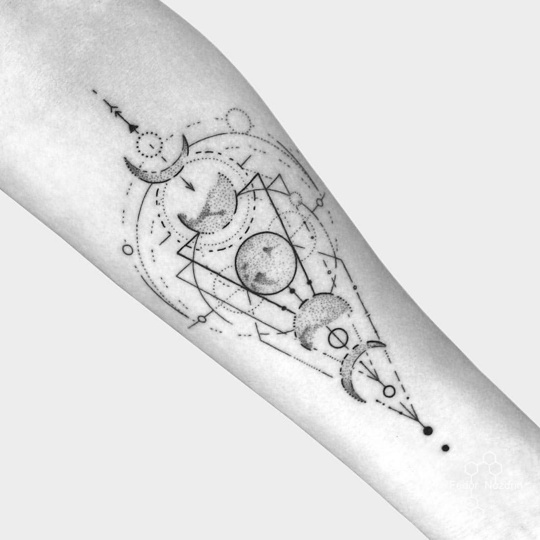 40 Geometric Sun And Moon Tattoo For Women Ideas – Style Female