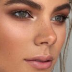 60 Simple and Gorgeous Summer Makeup Looks Ideas You Need to Try 29
