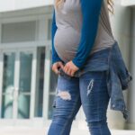 80 Cute and Modern Maternity Outfit for Summer Ideas 07