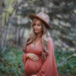 80 Cute and Modern Maternity Outfit for Summer Ideas 09