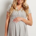 80 Cute and Modern Maternity Outfit for Summer Ideas 19