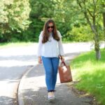 50 Beautiful Stylish Outfits with Tote Bags for Women Ideas 17