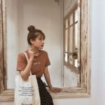 50 Beautiful Stylish Outfits with Tote Bags for Women Ideas 20