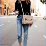 50 Beautiful Stylish Outfits with Tote Bags for Women Ideas 30