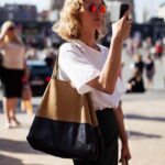 50 Beautiful Stylish Outfits with Tote Bags for Women Ideas 35