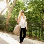 50 Beautiful Stylish Outfits with Tote Bags for Women Ideas 38