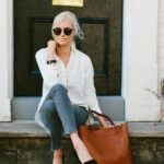 50 Beautiful Stylish Outfits with Tote Bags for Women Ideas 40