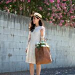 50 Beautiful Stylish Outfits with Tote Bags for Women Ideas 44
