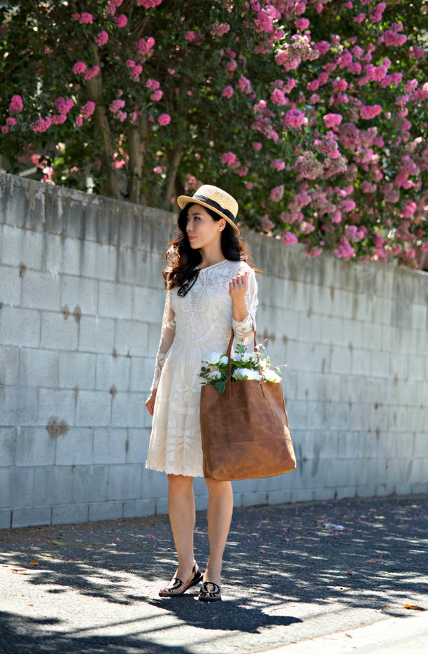 50 Beautiful Stylish Outfits with Tote Bags for Women Ideas 44