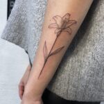 70 Meaningful Lily Tattoo Designs for Women Ideas 08