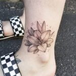 70 Meaningful Lily Tattoo Designs for Women Ideas 55