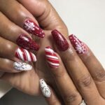 40 Beautiful Christmas Nail Design for Women Ideas 09