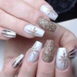 40 Beautiful Christmas Nail Design for Women Ideas 17