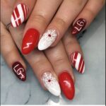 40 Beautiful Christmas Nail Design for Women Ideas 28