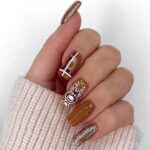 40 Beautiful Christmas Nail Design for Women Ideas 32