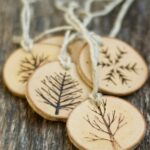 40 Creative Christmas Crafts to Make at Home 07