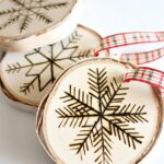 40 Creative Christmas Crafts to Make at Home 08