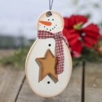 40 Creative Christmas Crafts to Make at Home 19