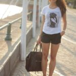 50 Cute Summer Outfits Shorts with Sneakers Would Yo Like 03