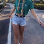 50 Cute Summer Outfits Shorts with Sneakers Would Yo Like 07