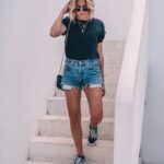 50 Cute Summer Outfits Shorts with Sneakers Would Yo Like 30