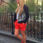 50 Cute Summer Outfits Shorts with Sneakers Would Yo Like 61