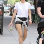 50 Cute Summer Outfits Shorts with Sneakers Would Yo Like 63