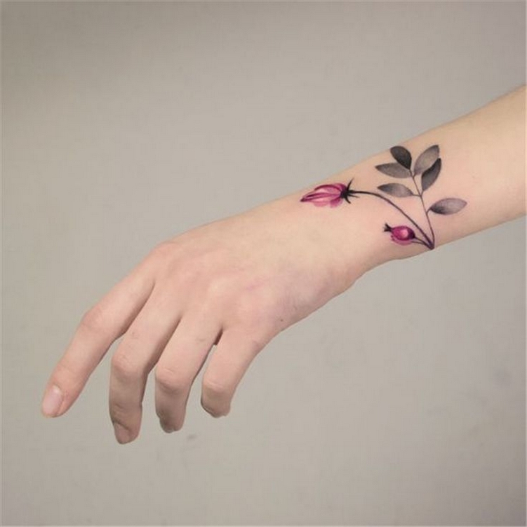 70 Gorgeous Flower Wrist Bracelet Tattoos for Women Ideas 58 – Style Female