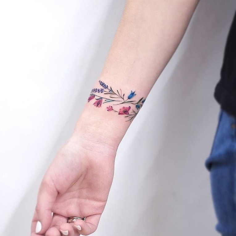 70 Gorgeous Flower Wrist Bracelet Tattoos for Women Ideas 49 – Style Female