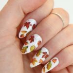45 Easy and Simple Nail Designs Leaves Fall for Women Ideas 03