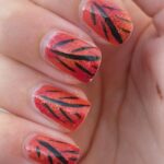 45 Easy and Simple Nail Designs Leaves Fall for Women Ideas 31