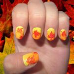 45 Easy and Simple Nail Designs Leaves Fall for Women Ideas 37