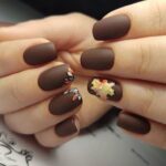 45 Easy and Simple Nail Designs Leaves Fall for Women Ideas 44