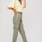 70 Simple Cargo Pants Outfit Ideas for Women 05