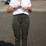 70 Simple Cargo Pants Outfit Ideas for Women 51