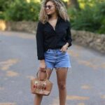 35 Best Outfits with Jean Shorts Women Ideas16