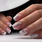 24 Adorable Artificial Acrylic Fake Nails for Women 10