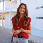 Fashionable Sleeveless Short Knitted Sweater Vest Button Cardigan with Pockets 03