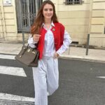 Fashionable Sleeveless Short Knitted Sweater Vest Button Cardigan with Pockets 07