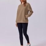 Sweatshirt with Thumbholes Pockets 2024 Fall Outfits 04