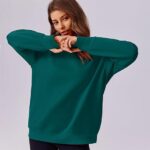 Sweatshirt with Thumbholes Pockets 2024 Fall Outfits 07