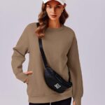 Sweatshirt with Thumbholes Pockets 2024 Fall Outfits 12