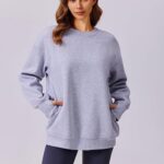 Sweatshirt with Thumbholes Pockets 2024 Fall Outfits 14
