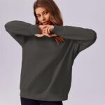 Sweatshirt with Thumbholes Pockets 2024 Fall Outfits 19