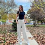 Beyond Yoga Styling Wide Leg Pants for Everyday Outfits 15